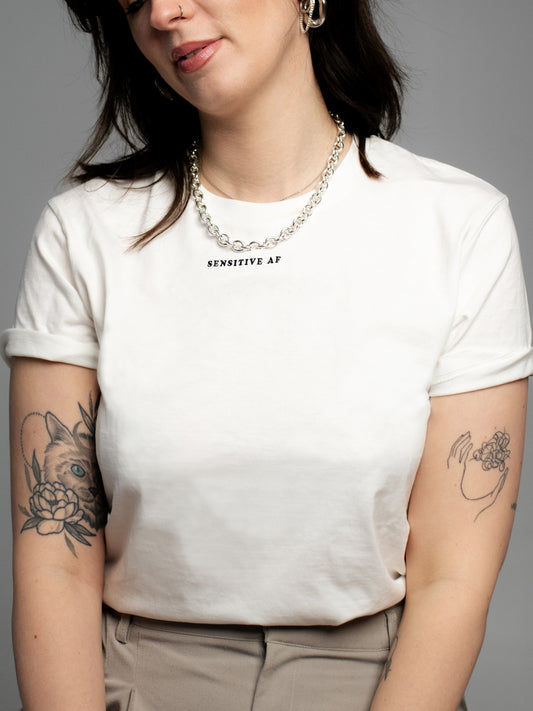 T-shirt „Sensitive AF“, weiß