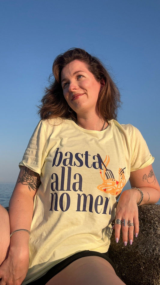 light T-shirt „Basta alla no men“, Vintage Look, buttercream-yellow