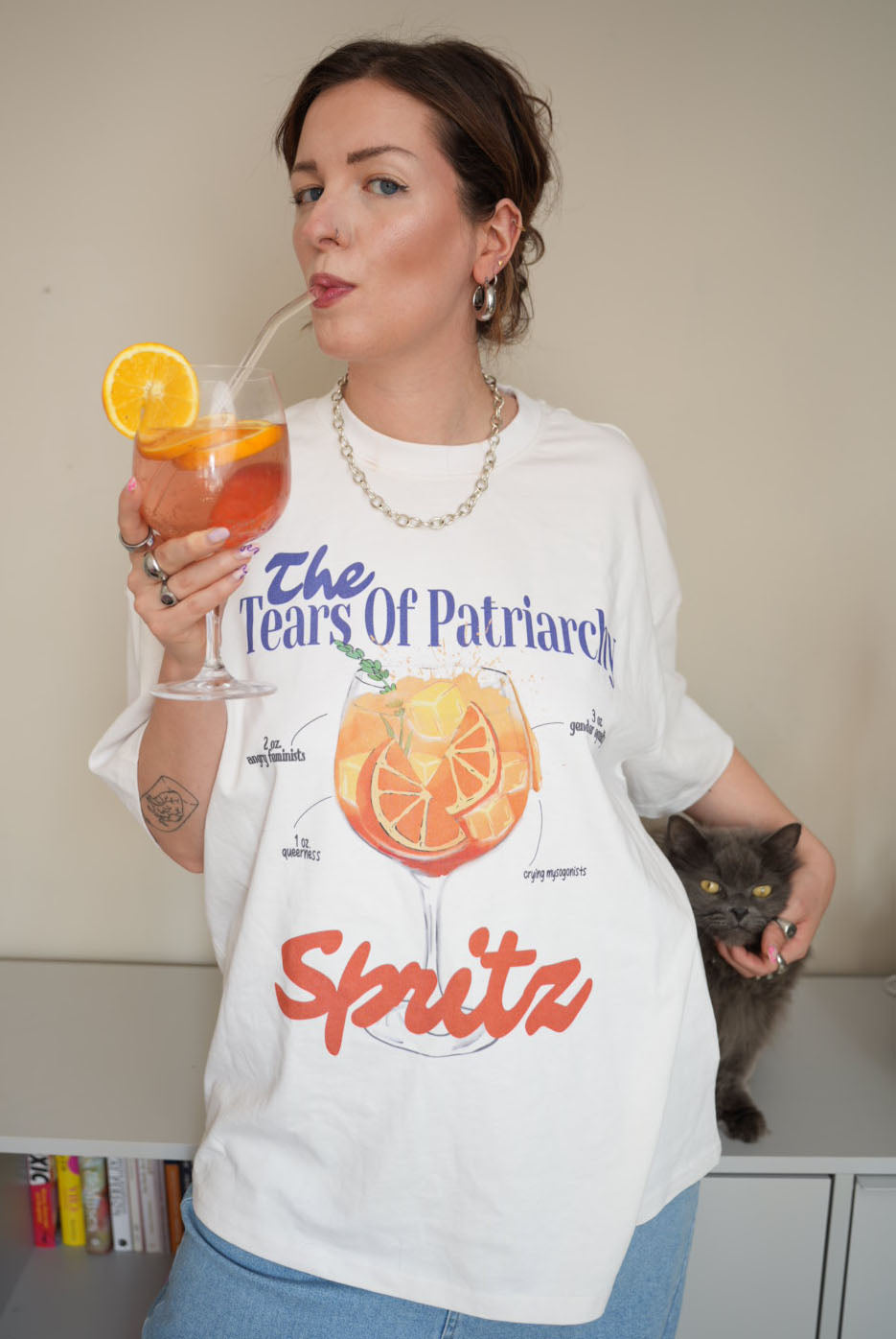 Oversize T-shirt „The Tears Of Patriarchy Spritz Vol 2“, weiß